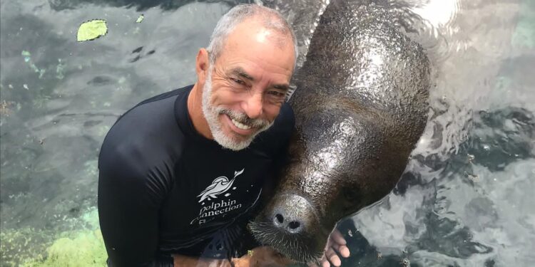 AZCARM Recognizes Dr. Roberto Sánchez Okrucky  with the Wildlife Conservation Award