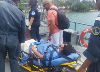 Marina realiza evacuación médica marítima en apoyo al Hospital Comunitario de Isla Mujeres, Quintana Roo