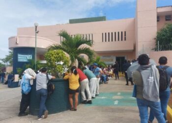 Sufre mujer aborto en baño del IMSS de Playa del Carmen