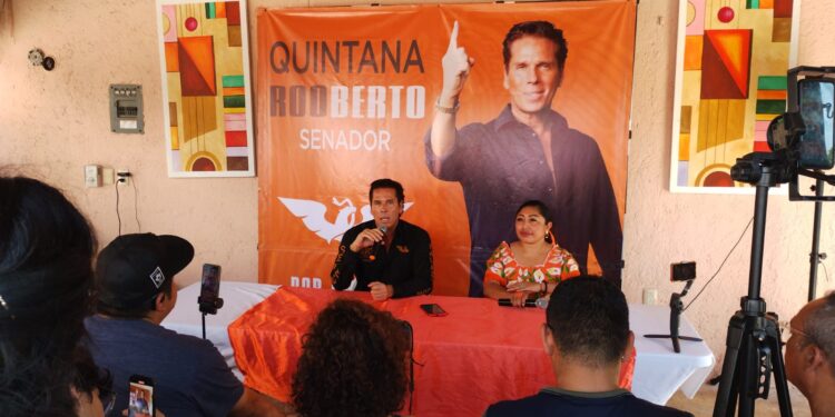 Arrancan Palazuelos y Mayusa campaña criticando a Anahí por ‘usurpar’ espacio indígena