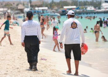 Protección Civil pendiente de las playas de Isla Mujeres