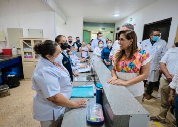 Supervisa Mara Lezama servicios de salud en hospital de Carrillo Puerto