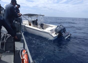 Marina rescata a una persona extranjera a la deriva en aguas de Quintana Roo