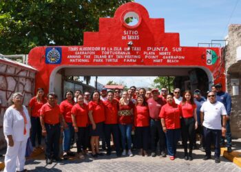 Taxistas de Isla Mujeres dan total respaldo a la candidata Atenea Gómez Ricalde