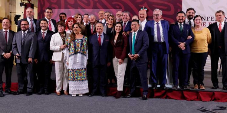 Asiste la Gobernadora de Quintana Roo a la presentación de avances de la Federalización del Sistema de Salud