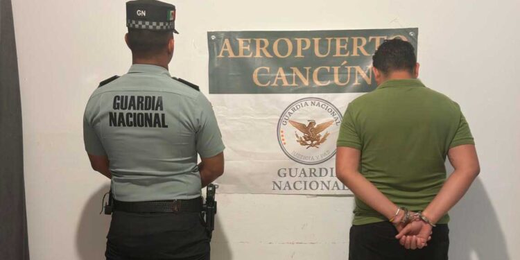 Lo detienen en el aeropuerto de Cancún por presunto secuestro