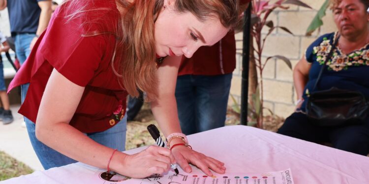 ATENEA GÓMEZ RICALDE REFRENDA SU COMPROMISO CON LA NIÑEZ Y JUVENTUD DE ISLA MUJERES