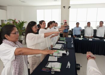 Instalan y toman protesta al Comité de Educación Dual en el Tipo Medio Superior y Superior en el Estado