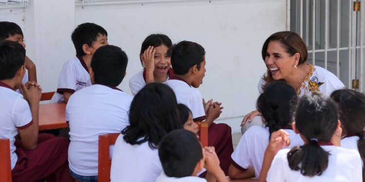 Mara Lezama anuncia inversión educativa en Cozumel por 6.4 millones