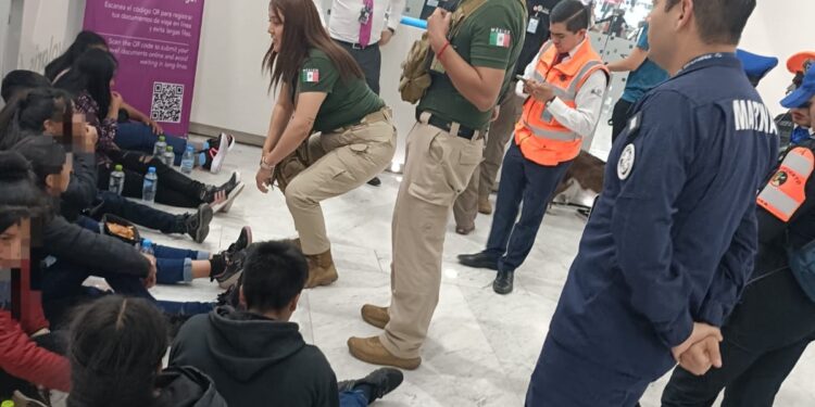 Marina informa sobre rescate de ocho menores en AICM