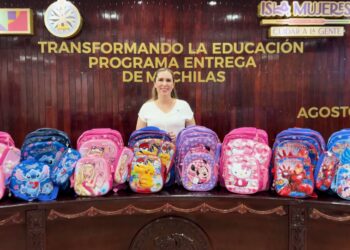 Atenea Gómez Ricalde lanza nuevo Programa de Entrega de Mochilas en Isla Mujeres