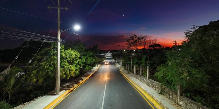 Brilla Ciudad Mujeres con nuevo alumbrado público en la colonia La Loma