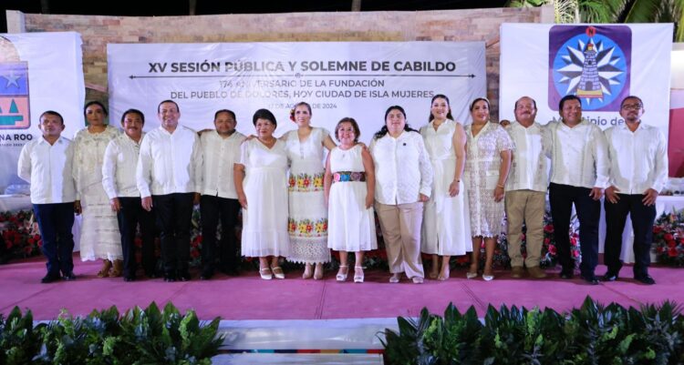 Atenea Gómez Ricalde celebra el 174 Aniversario de la Fundación de Isla Mujeres