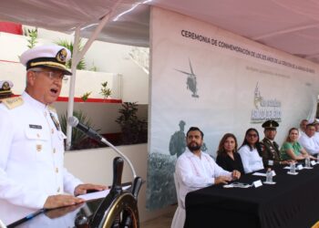 Atenea Gómez Ricalde asiste a la ceremonia conmemorativa por el 203 Aniversario de la Creación de la Armada de México