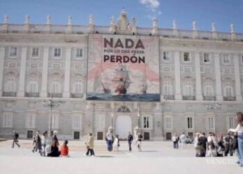 ‘Nada por lo que pedir perdón’: Esto se sabe de la supuesta lona en Palacio Real de Madrid