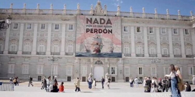 ‘Nada por lo que pedir perdón’: Esto se sabe de la supuesta lona en Palacio Real de Madrid