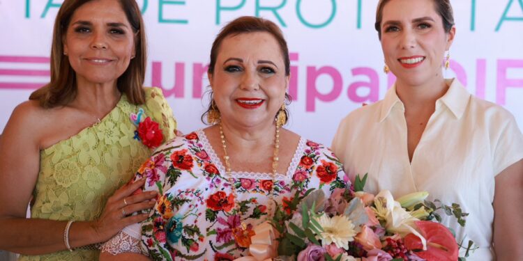 Voluntariado del DIF Isla Mujeres toma protesta, refrendando compromiso con los sectores más vulnerables