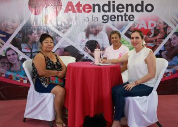 Atenea Gómez fortalece cercanía con las familias de Isla Mujeres con el programa ‘ATEndiendo a la Gente’