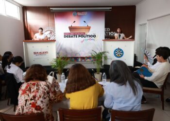 Isla Mujeres celebra con éxito el Tercer Concurso Municipal Juvenil de Debate Político