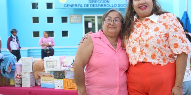Gobierno Municipal acerca servicios integrales a las isleñas a través de la Feria del Amor Propio para las Mujeres