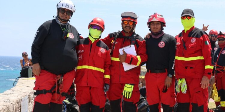 Isla Mujeres, sede del Examen Estatal de Rescate Vertical de la Brigada de Rescate Internacional Cancún