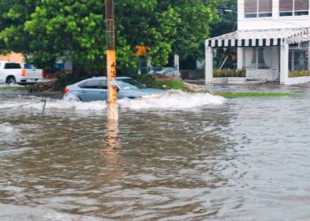 Cancún colapsa ante las lluvias: fallan las acciones preventivas