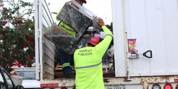 Gobierno de Isla Mujeres fortalece Programa Permanente de Descacharrización para proteger la salud de las familias
